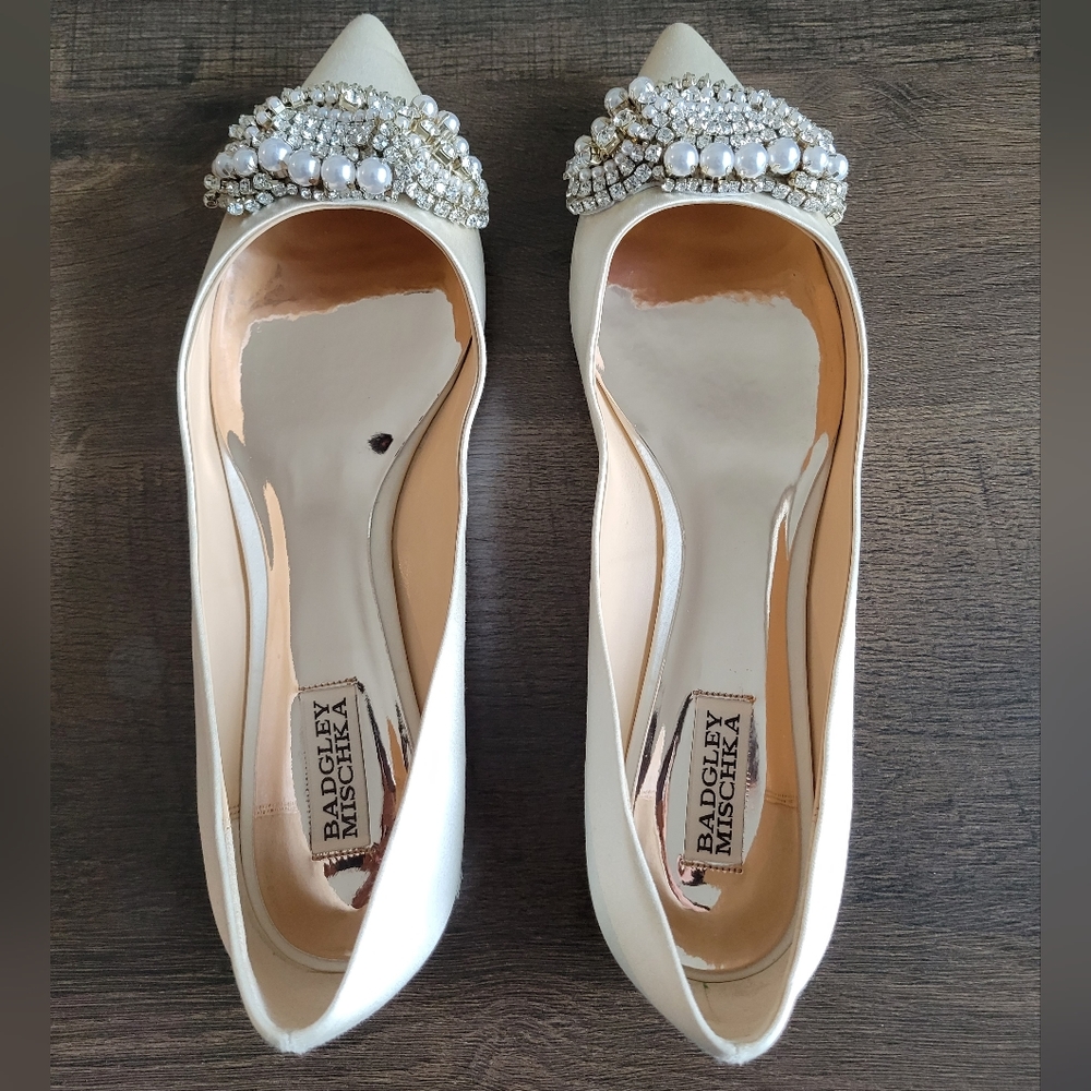 Badgley Mischka ivory satin embellished flats